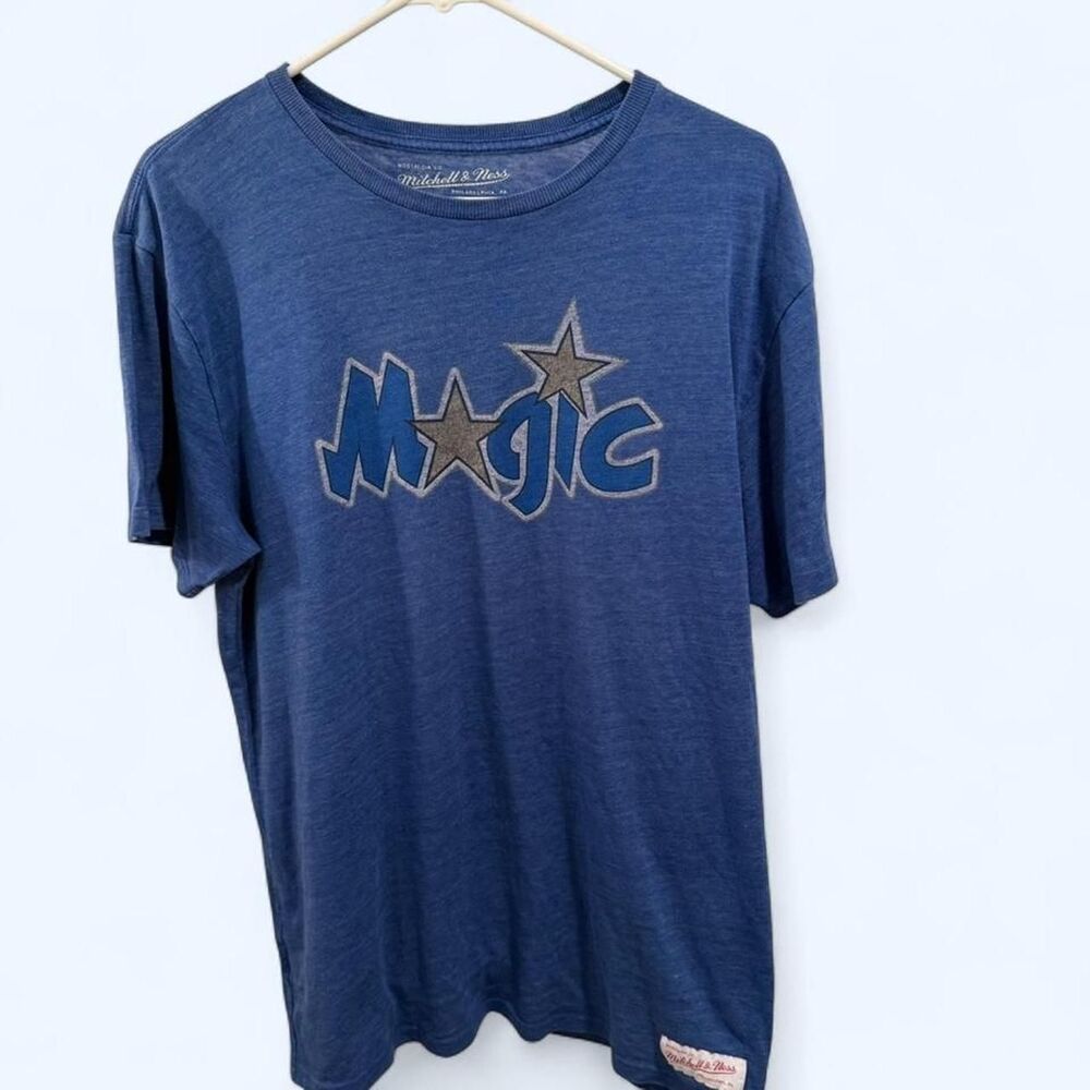 Mitchell-ness Men's Blue and Navy T-shirt